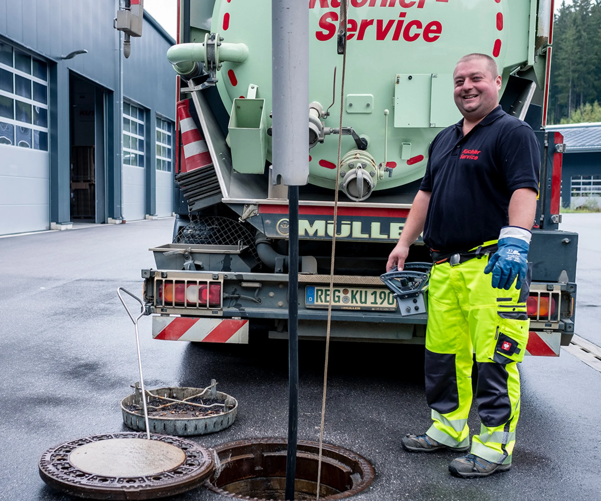 Rigolenreinigung in München mit moderner Spültechnik und Saugtechnik